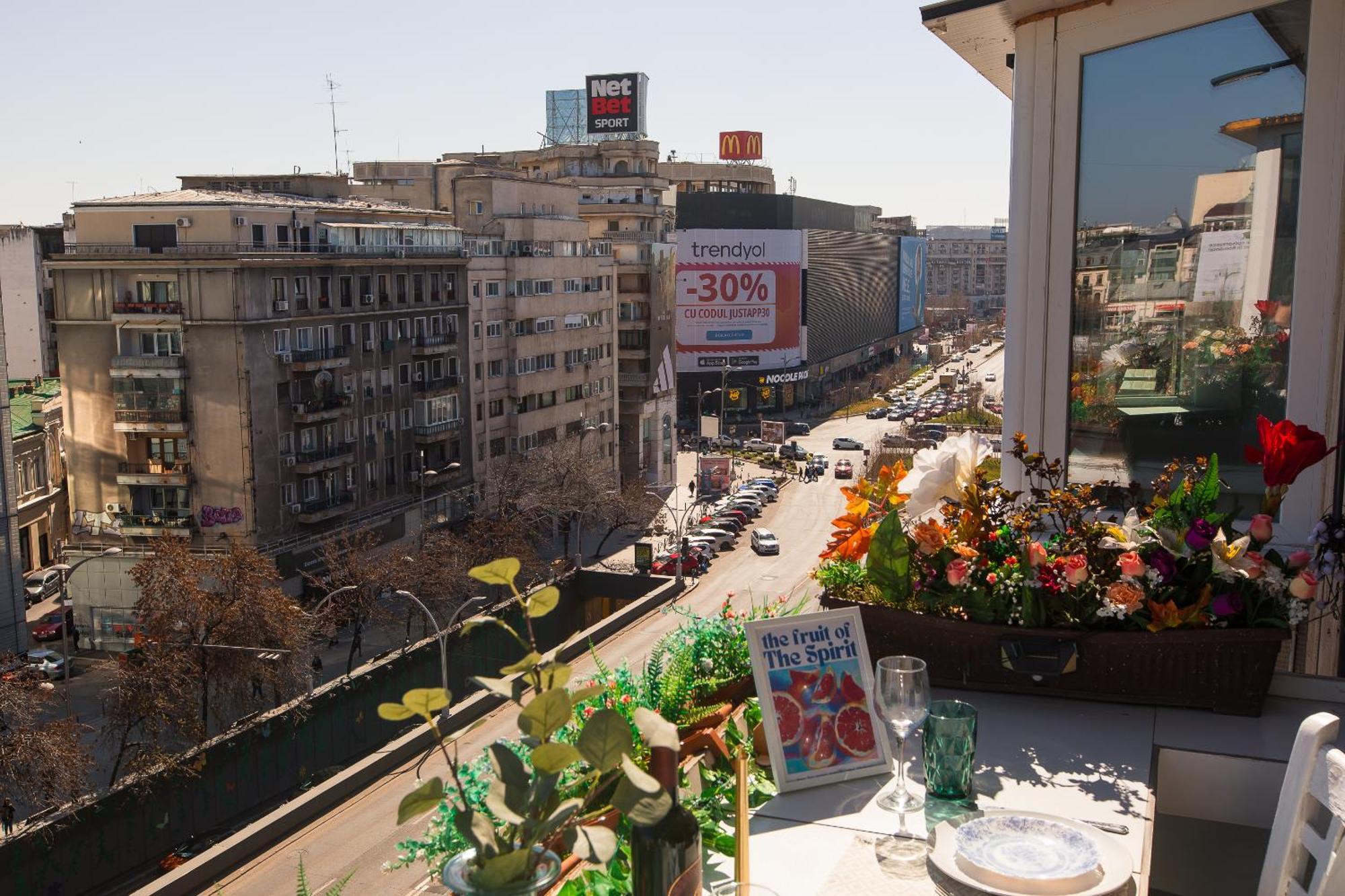 בוקרשט Old Town Apartment With Amazing View From The Balcony מראה חיצוני תמונה